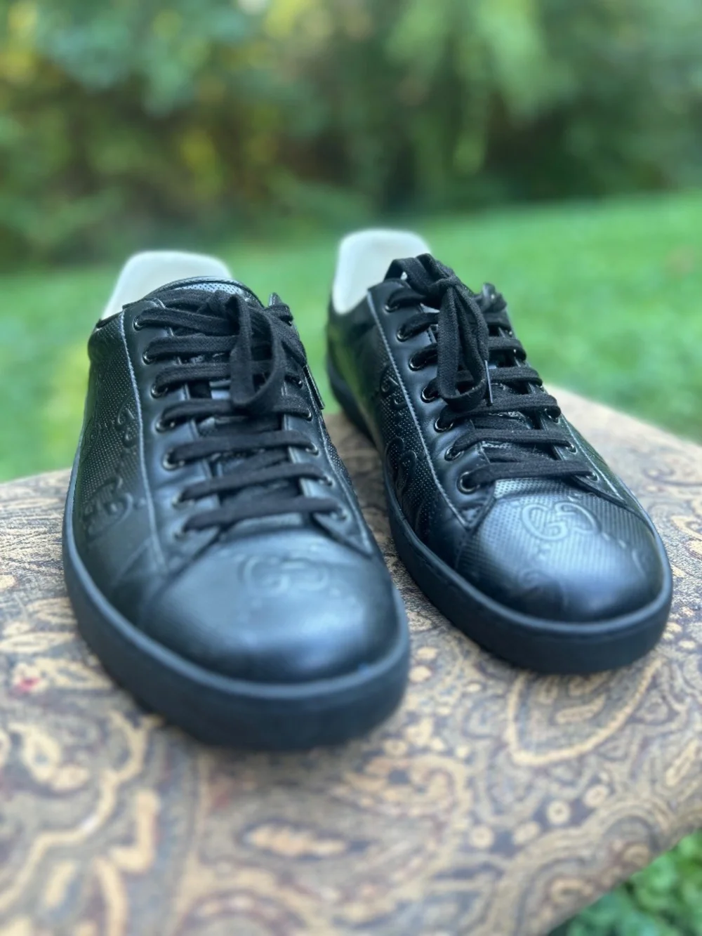 Gucci sleek black